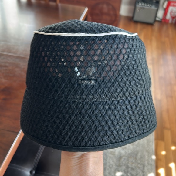 Kangol black hat; never worn. - Picture 3 of 5